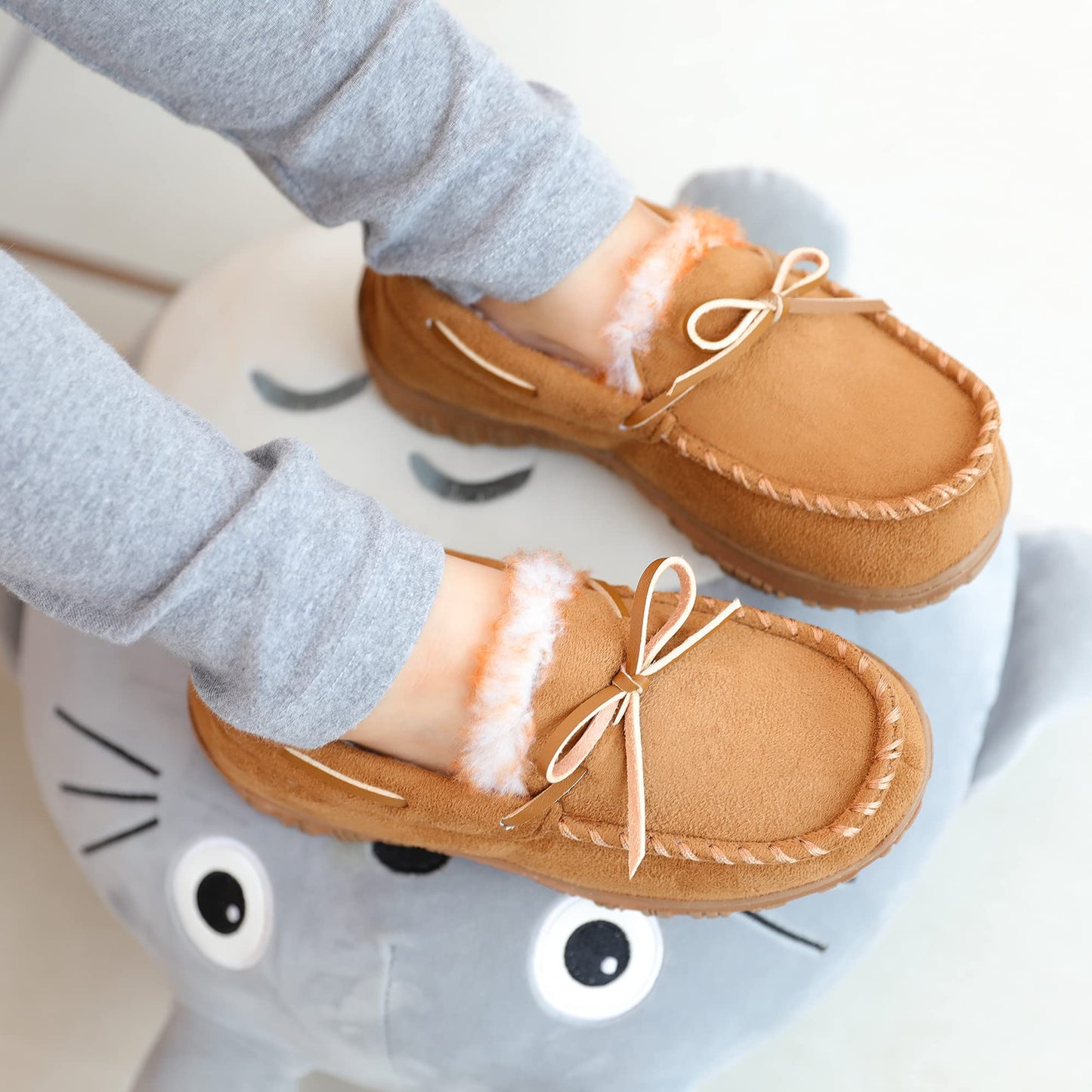 Boys Slippers Girls Slippers Memory Foam Moccasin Shoes Furry Plush Lining Non Slip Indoor Outdoor Boys Slippers for Big Kids Little Kids