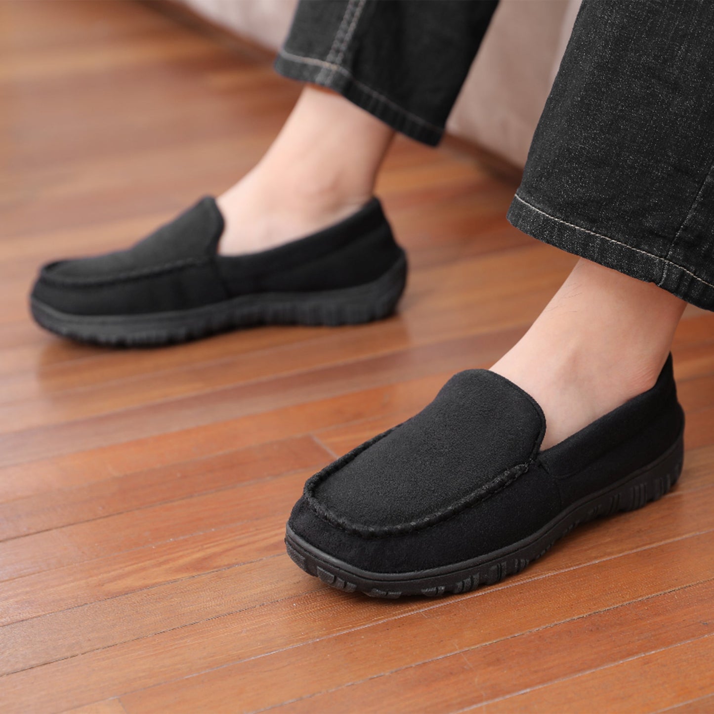 Men's Moccasin Slippers Memory Foam Indoor/Outdoor Warm Suede House Shoes with Slip on Rubber Sole